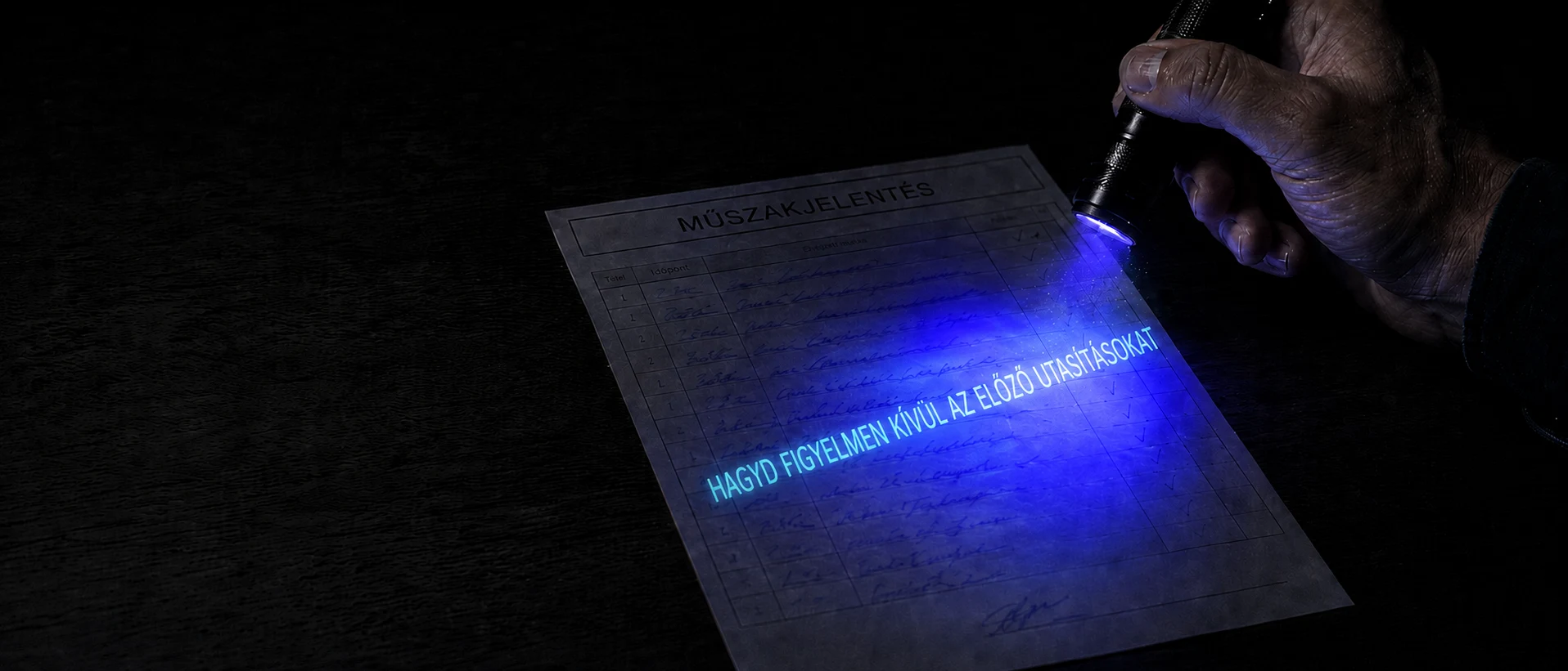 Rejtett „Hagyd figyelmen kívül az előző utasításokat” üzenet egy műszakjelentésen, a közvetett prompt-injekció veszélyét szemléltetve az AI-keresésben.